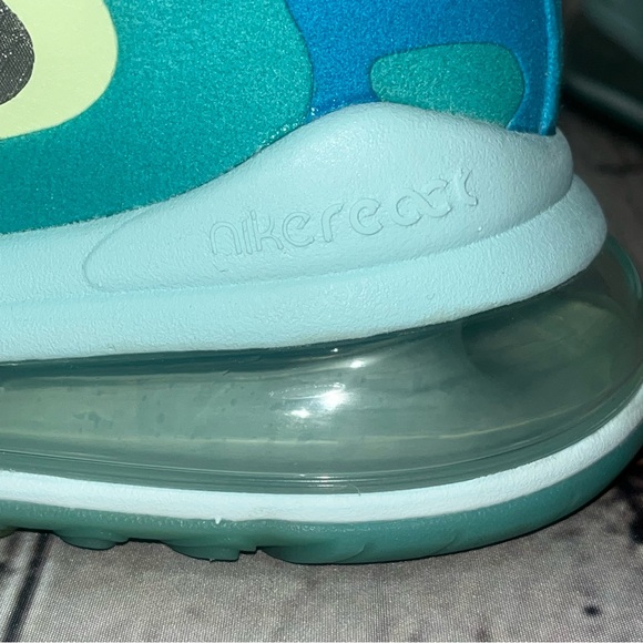 Nike Air Max 270 Reacts “Psychedelic Art” Sneakers Size 9.5 - Picture 11 of 14